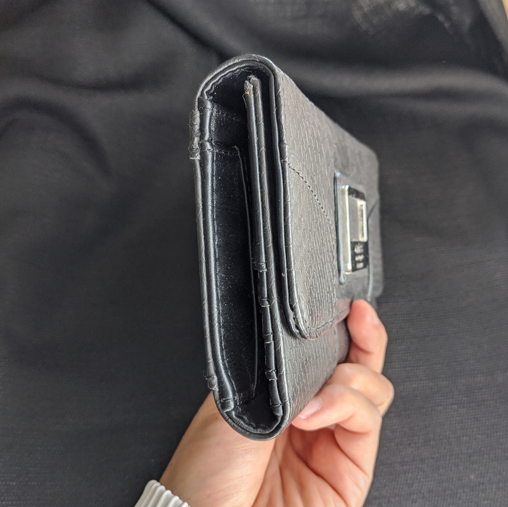 Guess Wallet - Picture 5 of 8